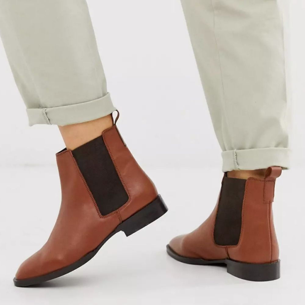 BRAND NEW UNILODY LINE STUDDED PULL SLIP-ON WOMEN"S BOOTS